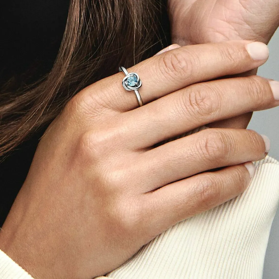 Bague Cercles de l’Éternité Bleu Azur - Pandora Moments  | 3 Suisses