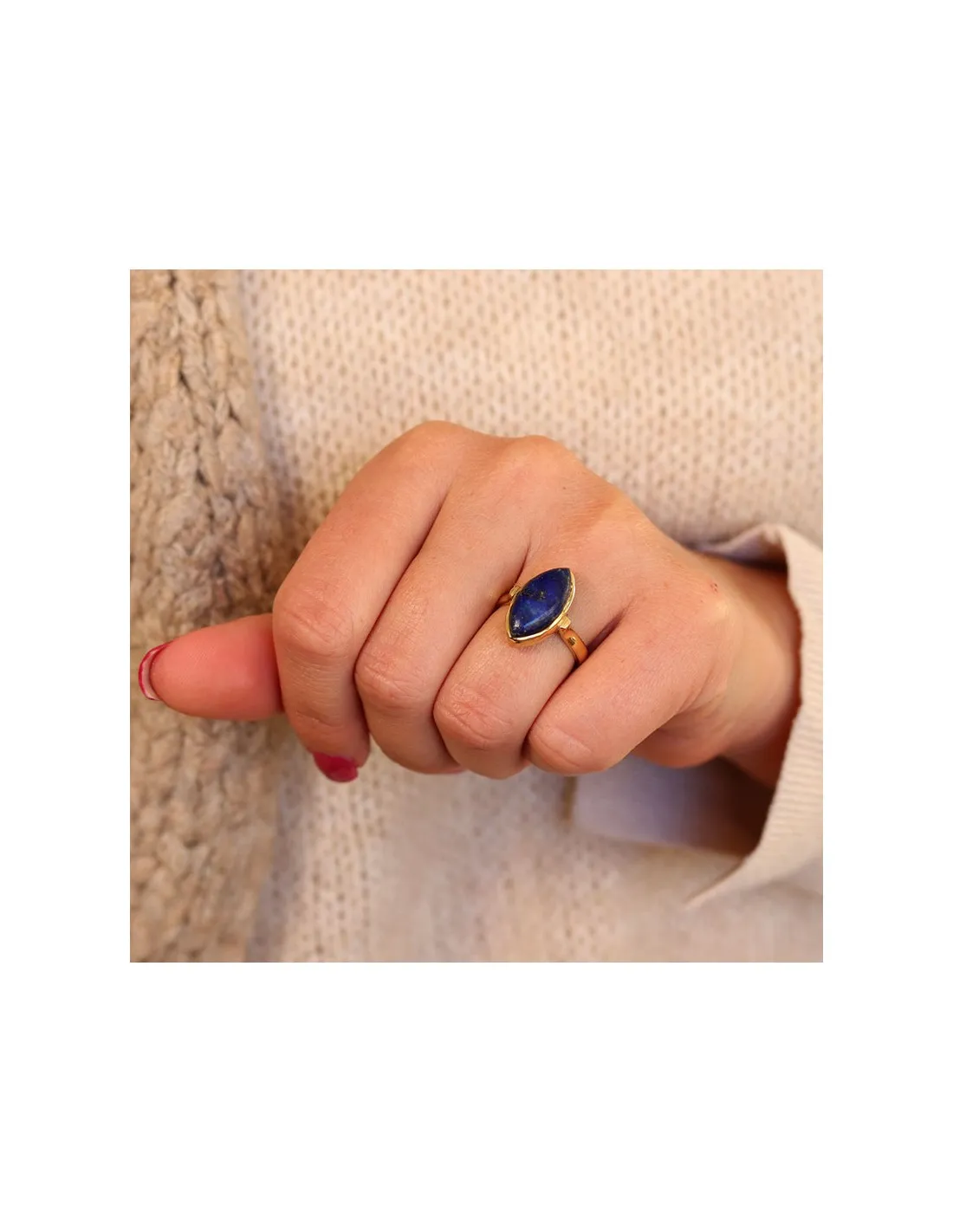 Bague dorée et lapis lazuli