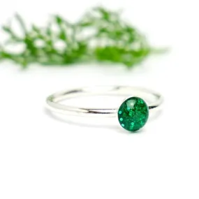 Bague empilable et minimaliste vert émeraude pailleté en argent 925 collection niji