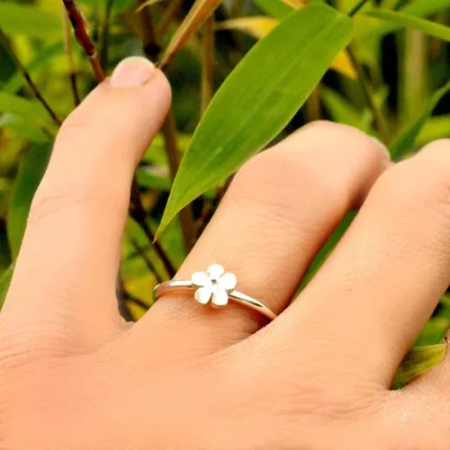 Bague en argent massif 925/1000 fleur de cerisier prunus empilable, minimaliste et légère