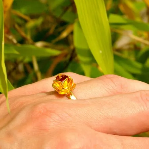 Bague réglable dorée et rouge vif collection rose taille ajustable