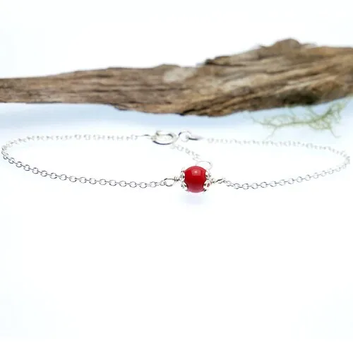 Bracelet perle de verre rouge coquelicot, réglable et minimaliste en argent 925