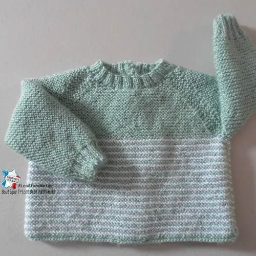 Brassière 3 mois 2 couleurs calinou blanc-lait et vert, brassière manches raglan mixte layette tricot bébé sur commande