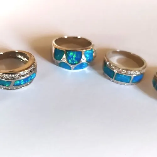 Lot de bague plaqué argent, zircon, opale bleu