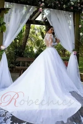 Robe de mariée Cathédrale Naturel taille vogue Poire Longue a ligne