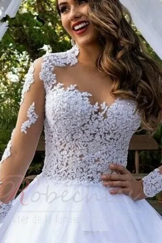 Robe de mariée Cathédrale Naturel taille vogue Poire Longue a ligne