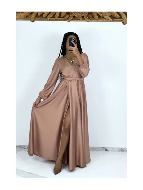 Robe longue rose poudrée satinée