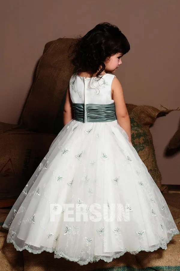 Robe mariage enfant princesse brodée des motifs en forme de papillon