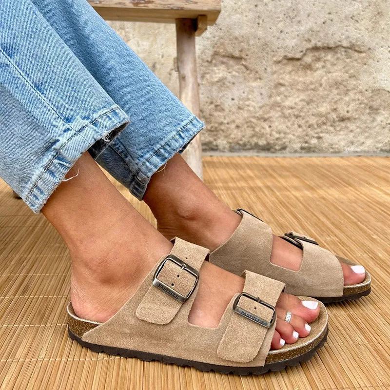 SANDALES STYLE "BIRKENSTOCK" TAUPE - littlecasba.com